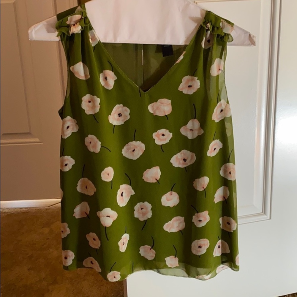 An Taylor women’s sleeveless blouse